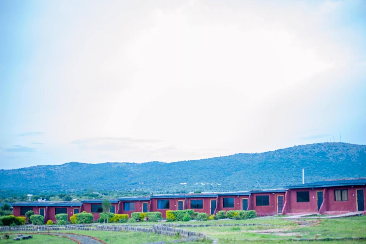 Endeem Mara Resort Ololaimutiek Ngoại thất bức ảnh