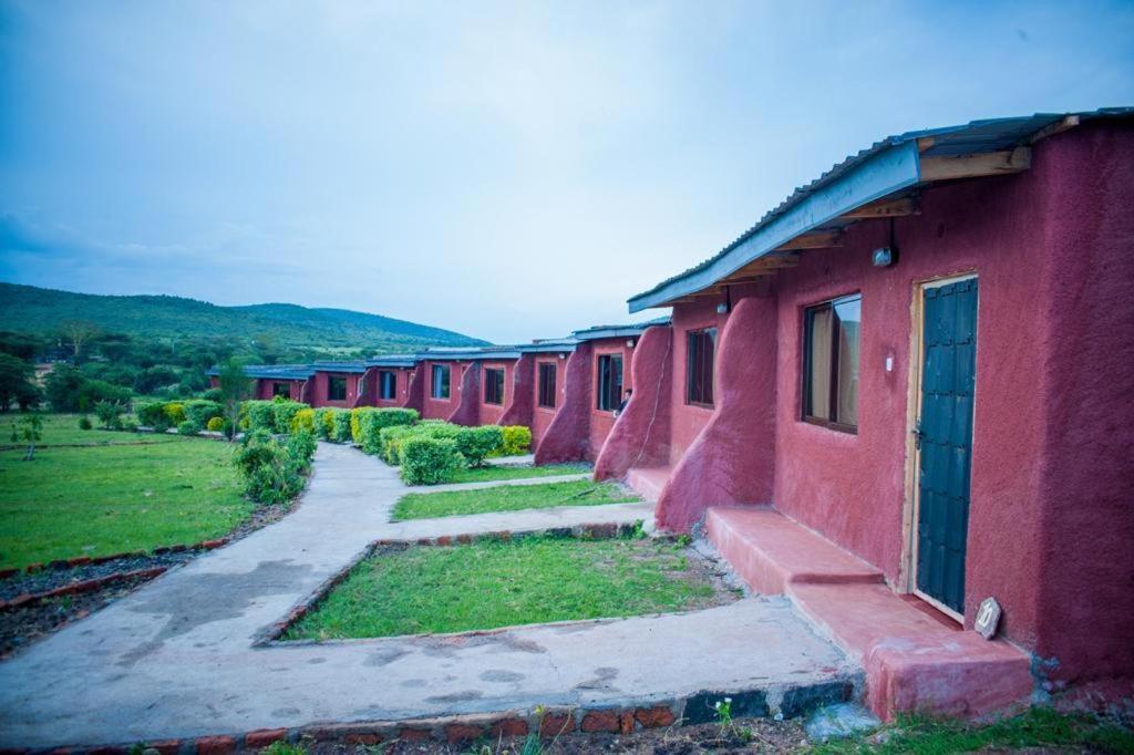 Endeem Mara Resort Ololaimutiek Ngoại thất bức ảnh